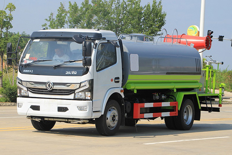 國六東風大多利卡9噸噴霧車
