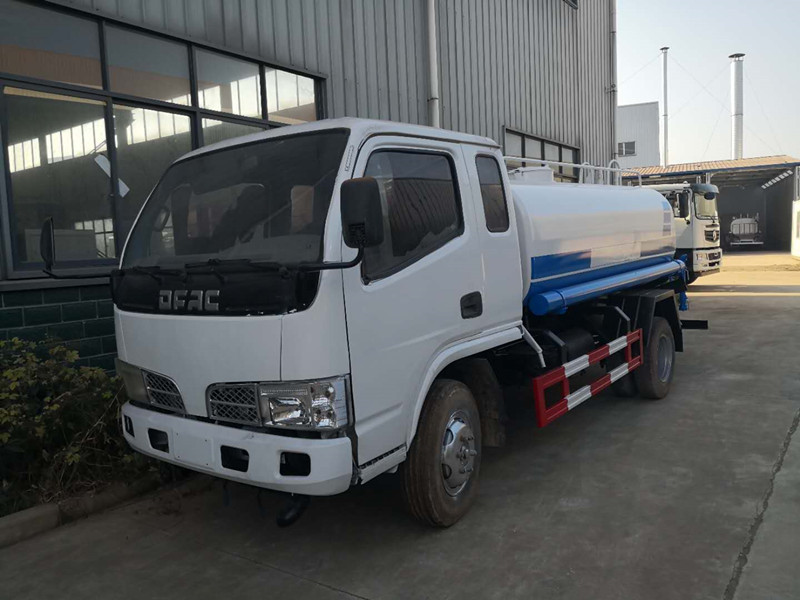 二手五噸灑水車(chē)