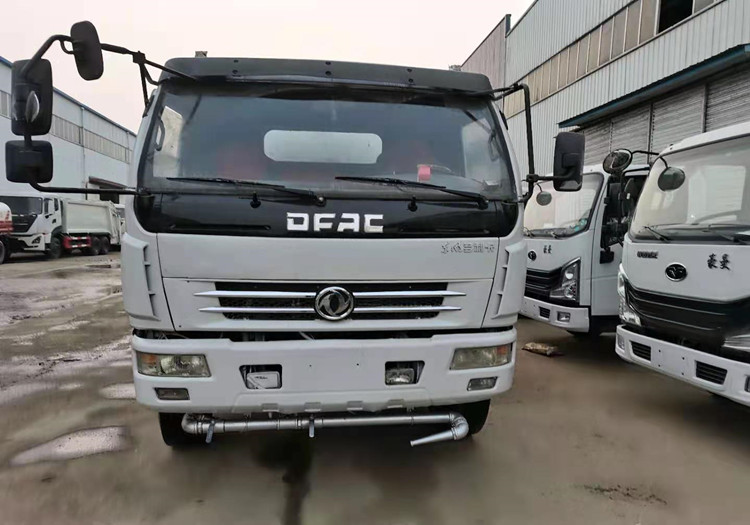 二手十噸灑水車(chē)